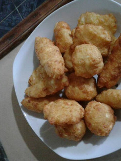 Una foto de Croquetas de yuca y queso