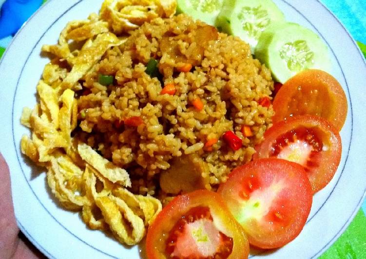 Bagaimana Menyiapkan Nasi Goreng Bakso &amp; Sayur Anti Gagal