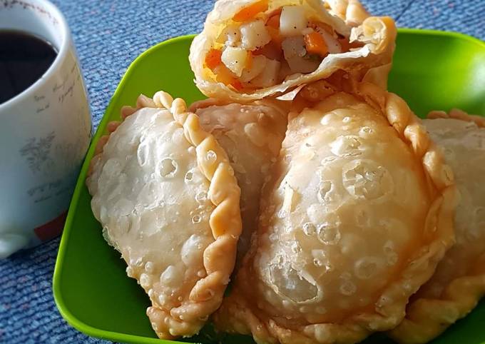 Resep Pastel Isi Kentang Wortel Oleh Silvia Suwirman Cookpad Resep Pastel Isi Kentang Wortel Oleh Silvia Suwirman Cookpad