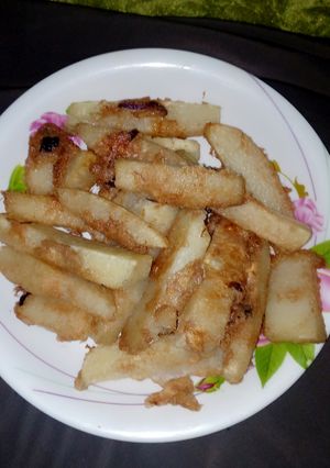 A picture of Fried yam with egg.