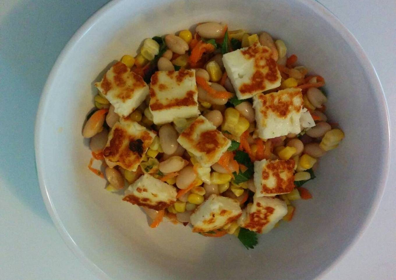 Halloumi, cannellini bean and roasted sweet corn salad