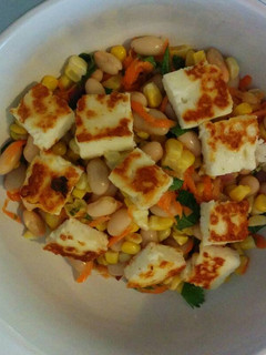 A picture of Halloumi, cannellini bean and roasted sweet corn salad.