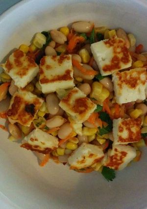 A picture of Halloumi, cannellini bean and roasted sweet corn salad.