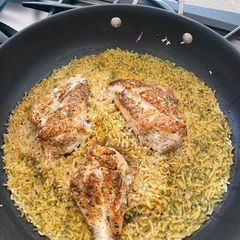 A picture of One Pot Chicken and Rice.