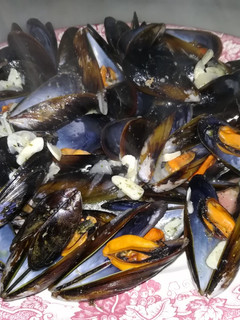 Una foto de Mejillones en salsa verde