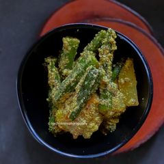 A picture of Dharosh Posto / Okra in Poppy seed paste.