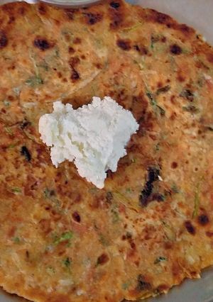 मूली ओर गाजर का पराठा (mooli aur gajar ka paratha recipe in Hindi) रेसिपी मुख्य फोटो