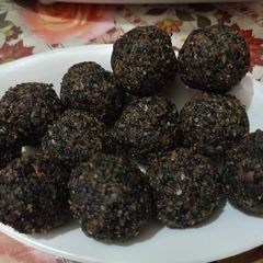 A picture of Black sesame ladoo.