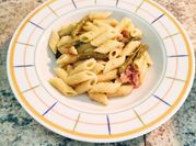 Una foto di pasta di legumi