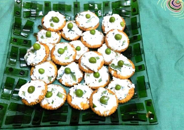 Recipe of Appetizing Biscuits canapes