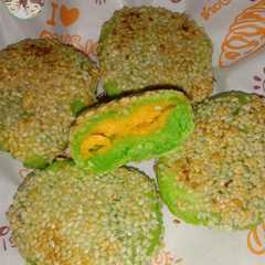 ขนมงาไส้ฝอยทอง (Pan-Fried Sesame Pancake with Sweet Egg Floss Filling)-レシピのメイン写真