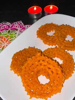 செட்டிநாடு சீர் முறுக்கு / கை முறுக்கு (Chettinadu seer murukku Recipe in Tamil) செய்முறை முக்கிய புகைப்படம்