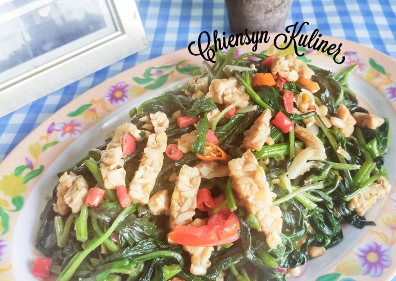 Tumis Daun Sintrong plus Tempe