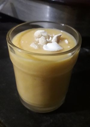 પપૈયા બનાના સ્મૂધી (Papaya Banana Smoothie Recipe in Gujarati) રેસીપી મુખ્ય ફોટો