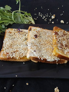 A picture of Potato bread toast.