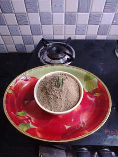 கறிவேப்பிலை பொடி(curry leaf powder recipe in tamil) செய்முறை முக்கிய புகைப்படம்