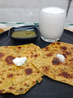 बेसन के परांठे (besan ke parathe recipe in Hindi) रेसिपी मुख्य फोटो