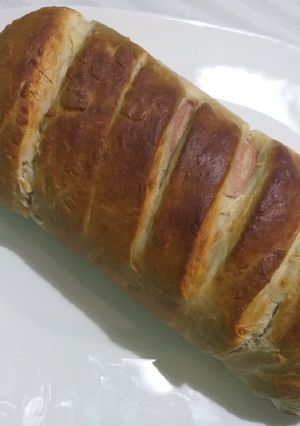Una foto de Pan relleno con Jamón y Queso ♡