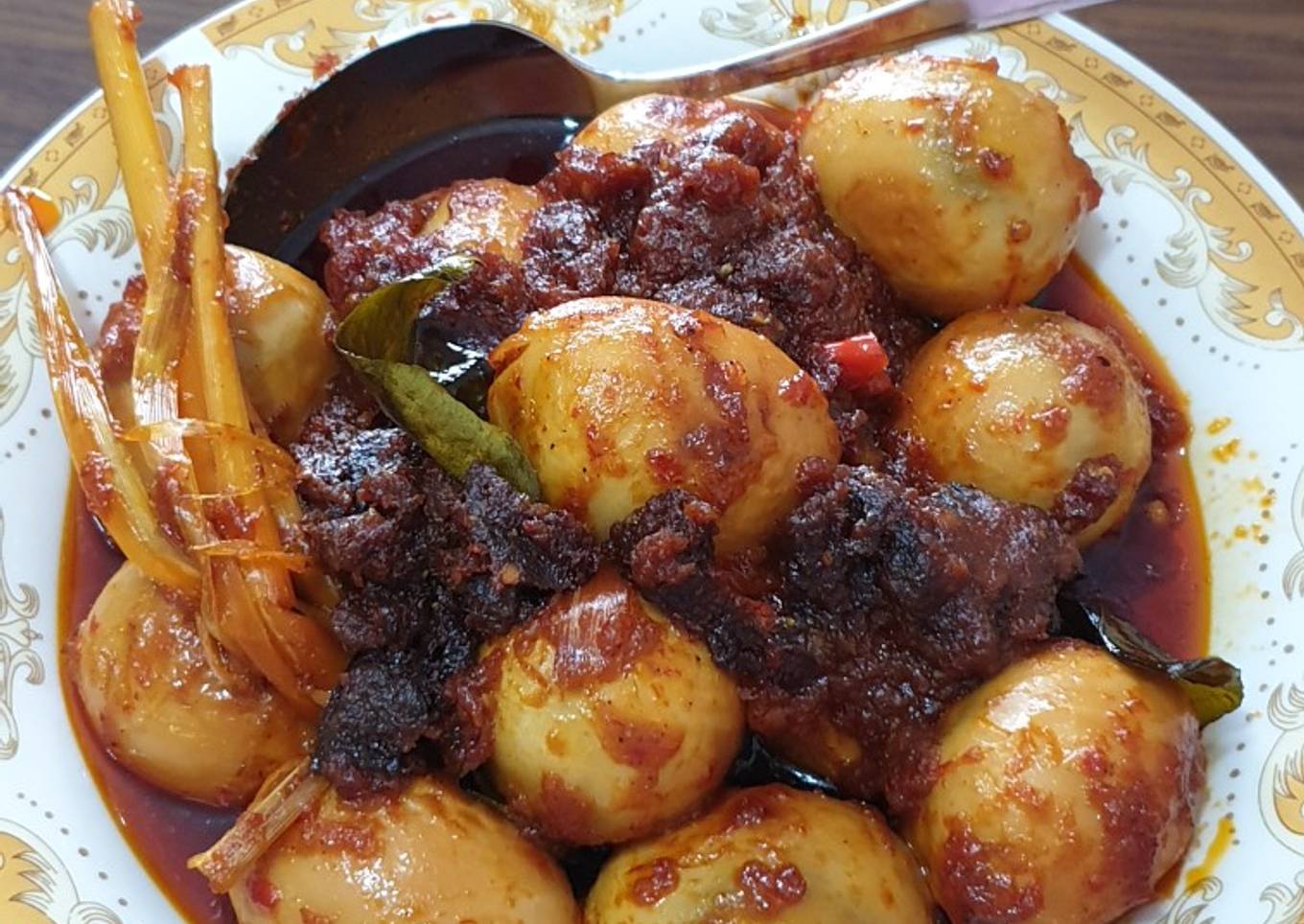 Telur masak bumbu rendang