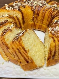 Una foto de Bizcocho de limón alto, esponjoso y rápido 😋 miga increíble