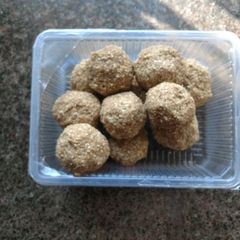 A picture of Til dry fruits gur laddoo.