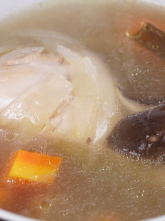【哇菜影音食譜】啤酒雞湯 的食譜成品照片