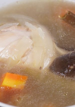 【哇菜影音食譜】啤酒雞湯 的食譜成品照片