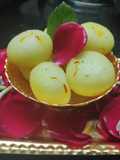 Kesar Angoori Rasgulla