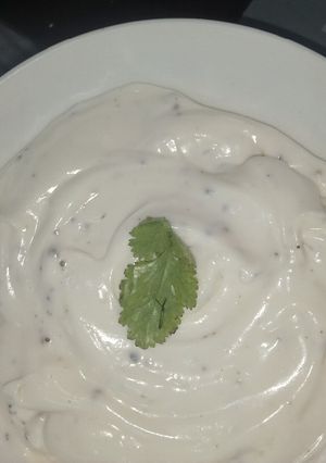 A picture of Shawarma sauce.