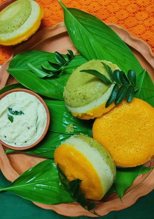 তিরঙ্গা রাভা ইডলি (Tricolour Rava Idli recipe In Bengali) রেসিপির প্রধান ছবি