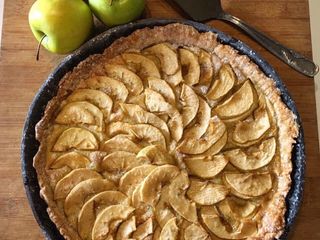 Tarte aux pommes rustique à la crème d’amandes