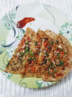 व्हेज चीझ पराठा (veg cheese paratha recipe in marathi) रेसिपी चे मुख्य फोटो