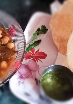 A picture of Chole bhature.