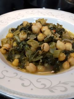 Una foto de Garbanzos con acelgas