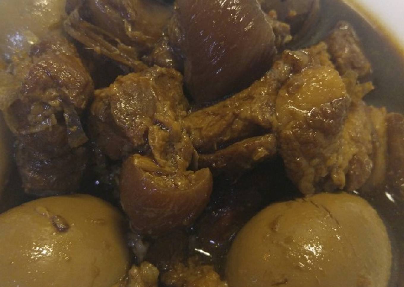 Braised pork belly with egg