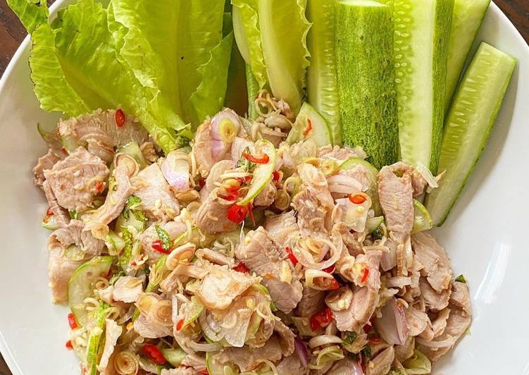 พล่าหมู หรือ ยำหมู