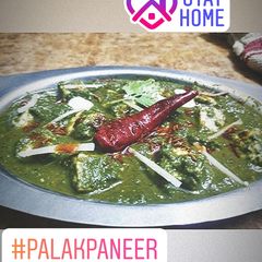 A picture of Palak paneer.