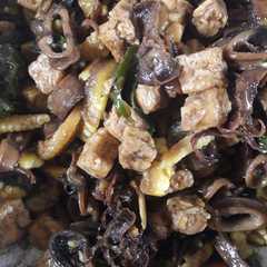 A picture of Tumis Cumi asin cabe ijo.