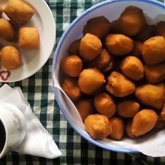 A picture of Half-cake bites.