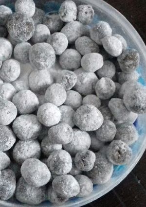 આમળા ગોળી (Amla goli recipe in Gujarati) રેસીપી મુખ્ય ફોટો