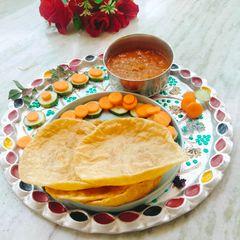 A picture of Soya flour ajwain puri.