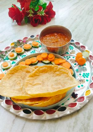 A picture of Soya flour ajwain puri.
