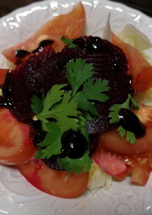 Foto de Salada de tomate e beterraba