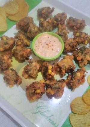A picture of Corn spinach fritters.