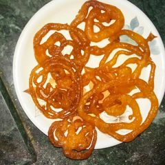 A picture of Instant jalebi.