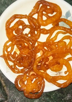 A picture of Instant jalebi.