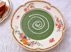 A picture of Cream of Spinach Soup.