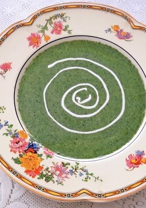A picture of Cream of Spinach Soup.