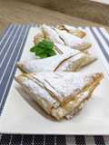 Empanadilla de masa filo con membrillo y queso fresco