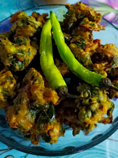 पकोड़े (Pakode recipe in hindi) रेसिपी मुख्य फोटो